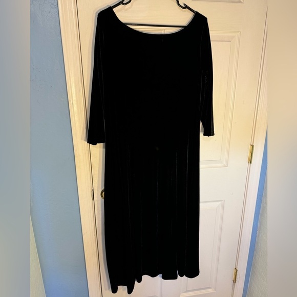 Eddie Bauer Vintage Velvet Half Sleeve Bateau Neckline Dress‎ - Picture 2 of 7